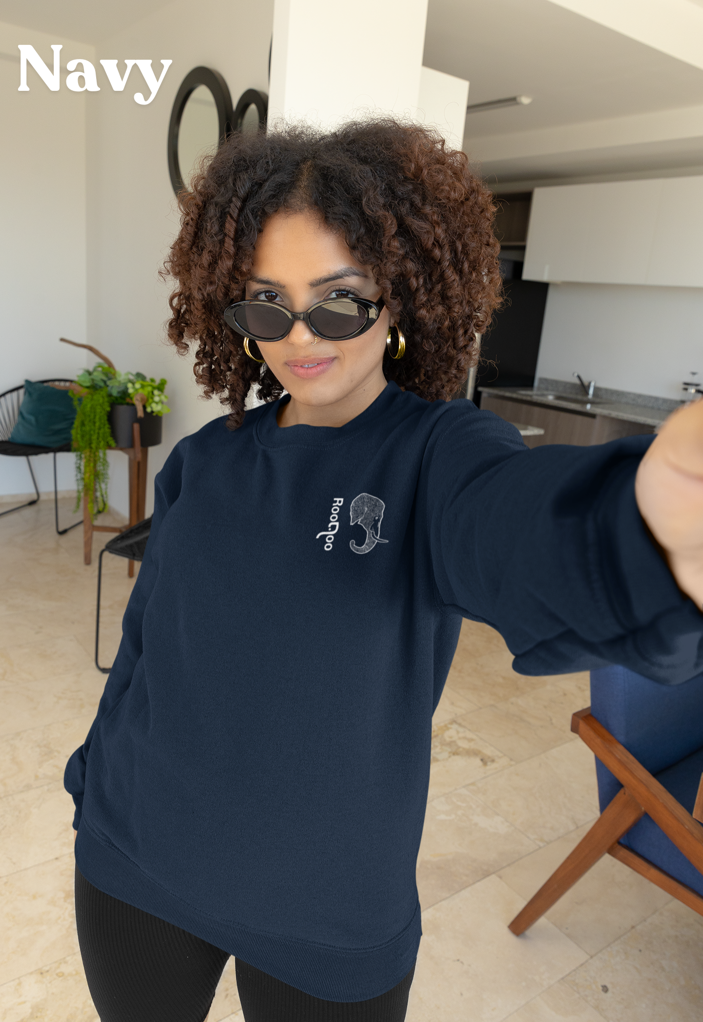 Wandering Giant: Women's Sweatshirt
