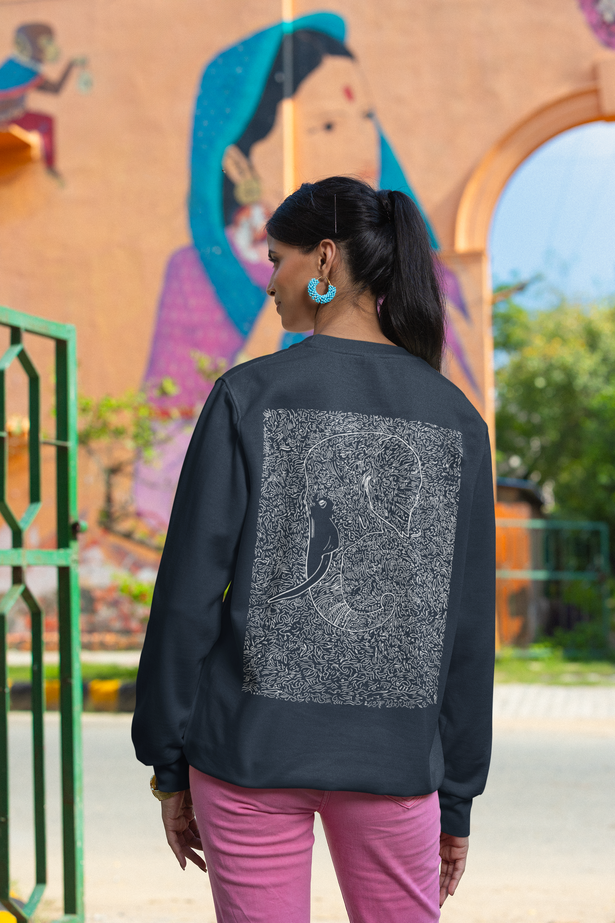 Wandering Giant: Women's Sweatshirt